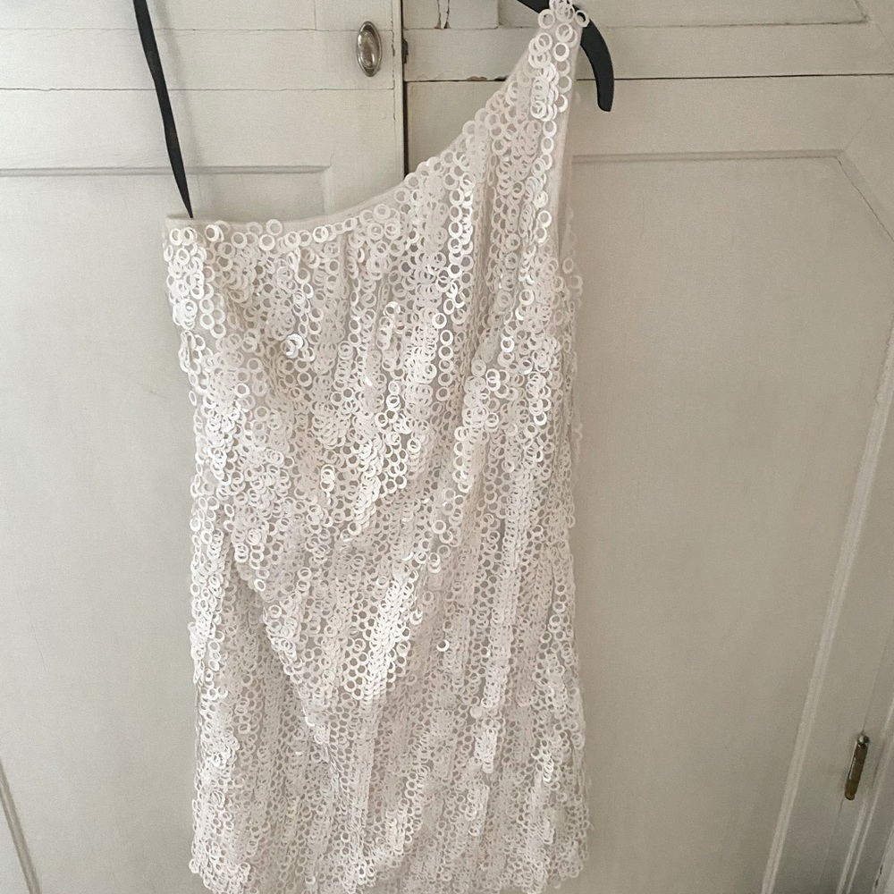 Laundry by Shelli Segal size 2 white sequins one shoulder